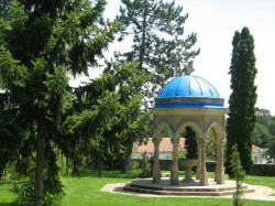 dramones 
Крстионица у светониколајевској Жичи 
2009-09-29 20:24:30