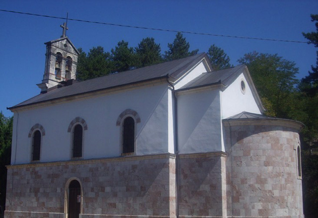 Храм Рођења Пресвете Богородице у Стрмици код Книна