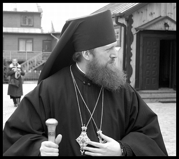 BISKUP  GRZEGORZ