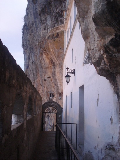 manastir Ostrog
