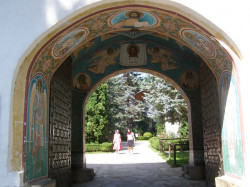 andra_b 
Sihastria Monastery 
2009-10-12 16:03:49