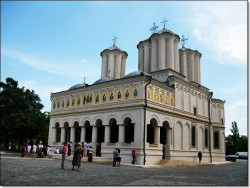 Florina 
Catedrala Patriarhala din Bucuresti 
2009-10-14 22:04:06