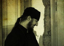 dinuele 
...father Efrem.. 
2009-10-27 09:21:06