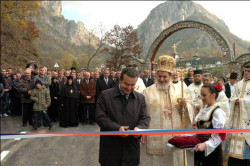 b.backovic 
+Нови асфалт+ 
2009-11-01 18:50:57