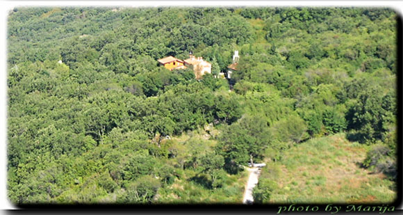 POGLED NA MANASTIR RUSTOVO