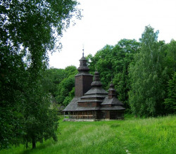 popovortho 
an ancient wooden ukranian church 
2009-12-05 01:53:27