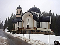waniia 
Храм Свето Успение Богородично, Пампорово 
2009-12-20 16:11:00