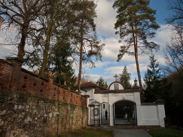  Ulazna kapija u manastir Sveti Roman