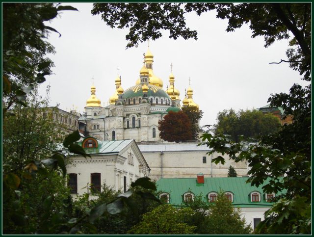 PIECZERSKA   ŁAWRA