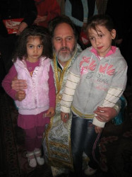 baineno 
Bishop Jacob with kids 
2010-01-31 17:57:49