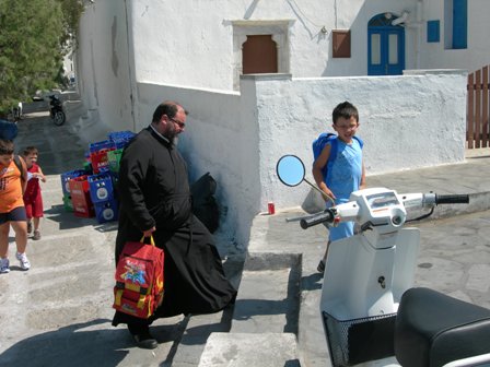 Mikonos. Powrót ze szkoły:)