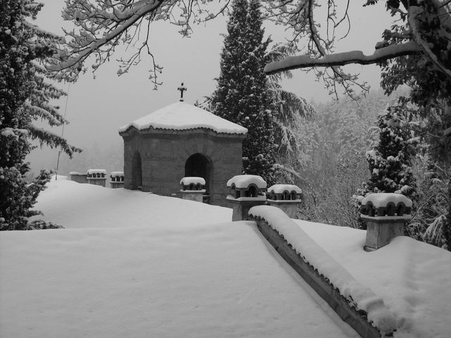 манастирски покрив / а monastery roof