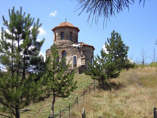 Ostaci manastira Stara Pavlica, kod Brvenika