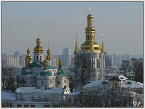 Древние храмы на фоне современности...