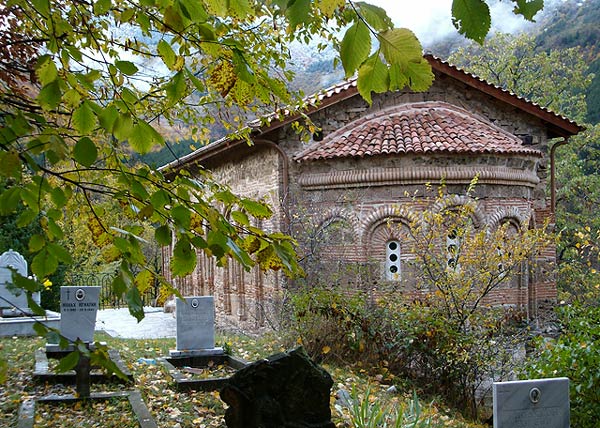 Бачковски манастир - костницата