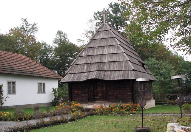 Crkva brvnara u selu Gorobilje