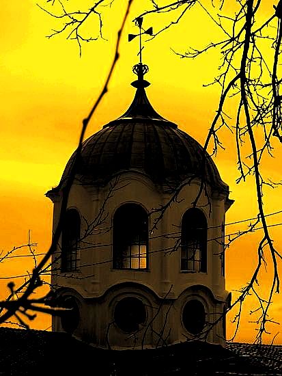 църковен купол / а church dome
