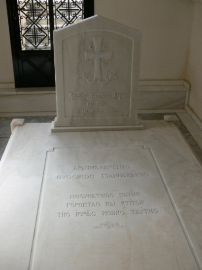 The grave of father Evsevios Giannakakis