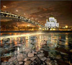 B.Bort 
Цветопредставление на Москва-реке 
2010-02-15 13:10:00