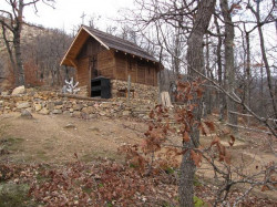 PopovicT 
Mala crkva brvnara na starom kultnom mestu, pored Đavolje varoši 
2010-02-16 11:23:36