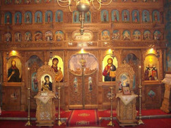 amladenov 
Иконостасът в храма на манастира Комана, Румъния 
2010-02-18 13:40:29