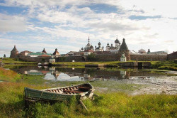 Shpul.ka 
Лучи начавшегося дня. Соловецкий кремль. 
2010-02-24 16:41:44