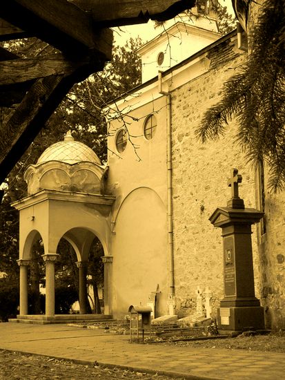 в манастирския двор 2 / in the monastery courtyard 2