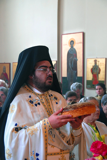 Fr Vissarion during Artoklasia