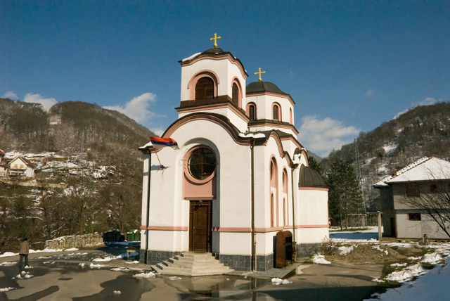 Храм Сабора српских светитеља, Maли Зворник