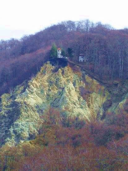 храм "Покров Богородичен" - Стара планина