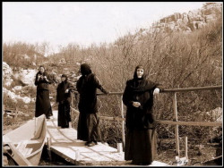 TijanaZemun 
Манастир Бешка - Игуманија Фотина са искушеницама 
2010-03-16 02:23:12