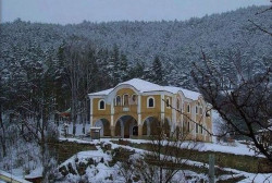 plamka_r 
храм "Свети Архангел Михаил", град Калофер 
2010-03-25 14:52:48