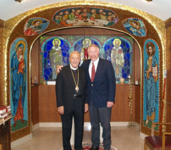 angus 
The author and Metropolitan Philip in the Metropolitan's Private Chapel 
2010-03-27 03:03:37