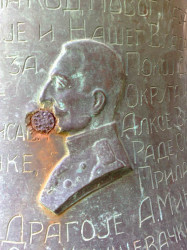 + Crnorizac + 
+ Ђурђеви Ступови у Расу,"напаћено" звоно + 
2010-03-27 09:42:52