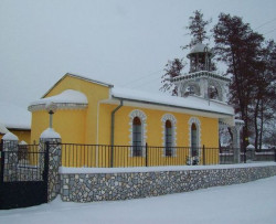 plamka_r 
храм "Света Богородица" - село Осетеново 
2010-03-31 17:21:59