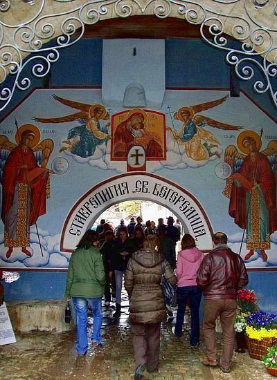  Цветница в Бачковската света обител