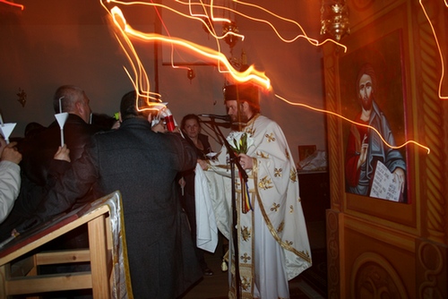 "VENIȚI SĂ PRIMIȚI LUMINA..."