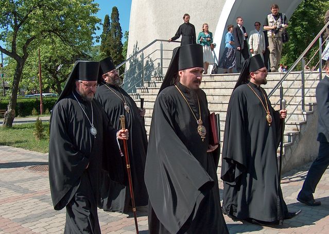 Pierwszy z lewej Arcybiskup Miron Prawosławny Ordynariusz Wojska Polskiego 1957-2010