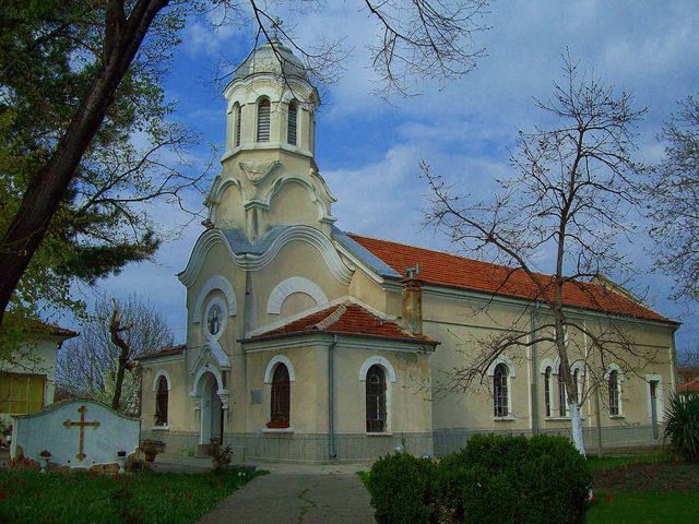 храм "Света Петка" Нова Загора