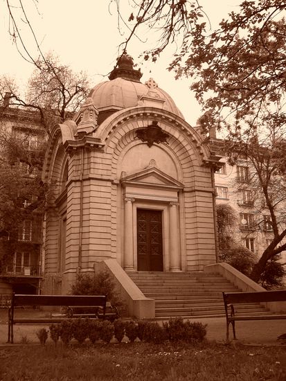гробницата на Княз Александър Батенберг  в София