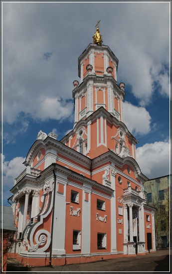 Меньшикова башня