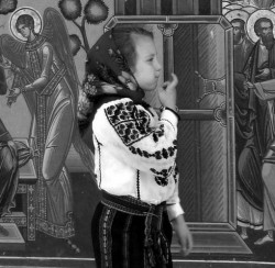 elenna 
child at Petru Voda Monastery 
2010-04-02 12:01:57