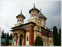 Florina 
Sfanta Manastire Sinaia, de Izvorul Tamaduirii 
168 
2010-04-11 20:14:05