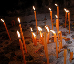 PALADA 
Candles and tears ... 
2010-04-11 22:13:56