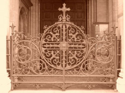sepia 
detail -a church "Saint Alexander Nevski", Sofia 
2010-04-24 20:21:38