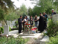 waniia 
Господи, упокой души усопших раб Твоих... 
2010-04-24 23:45:58