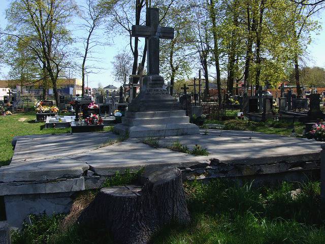 Stary nagrobek