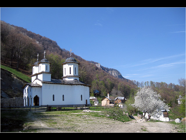 Schitul Patrunsa, jud Valcea