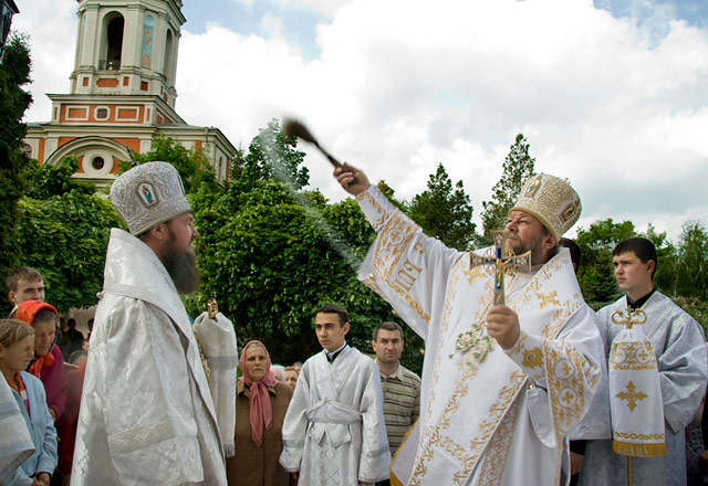 Hram manastirea Chitcani
