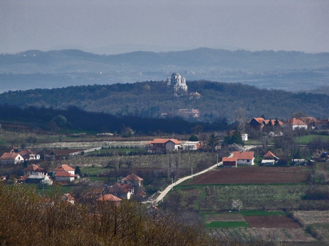 Šumadija - Pogled iz porte obnovljenog manastira Brezovac kod Aranđelovca